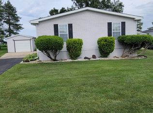 61 Partridge Ln, Beecher, IL 60401