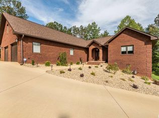1916 Niagra Dr, Sevierville, TN 37862