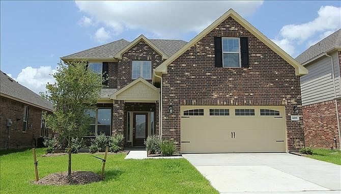 Fenway - Elevation TRL 6119 Northcrest Village Way Northcrest Job #2105