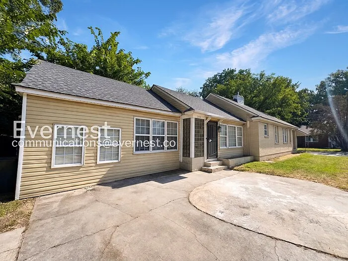 2156 Jackson Ave