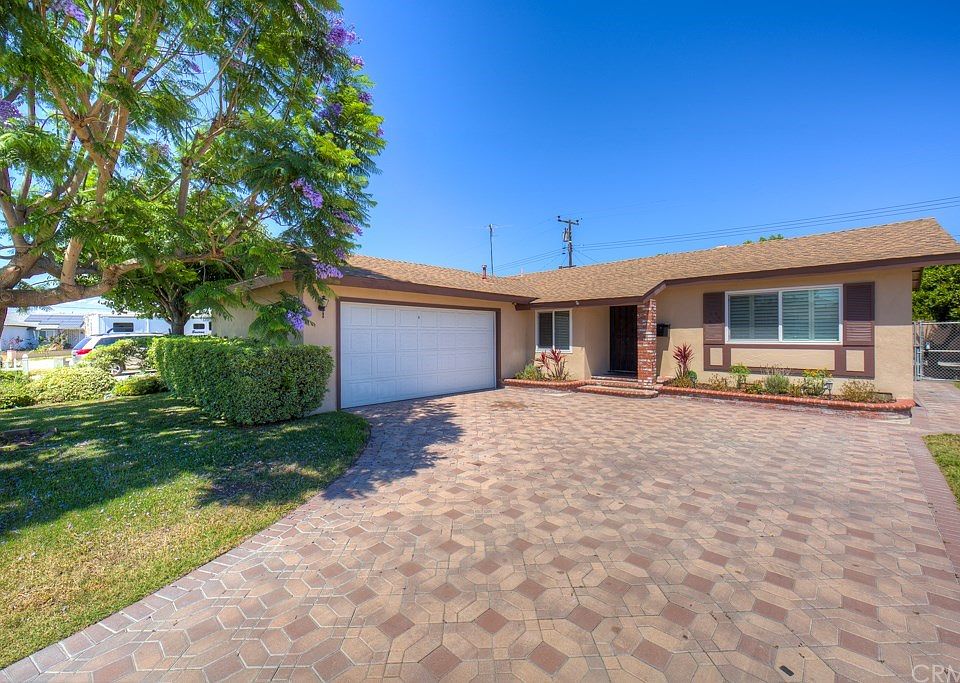 1st image of 14862 Deanann Pl