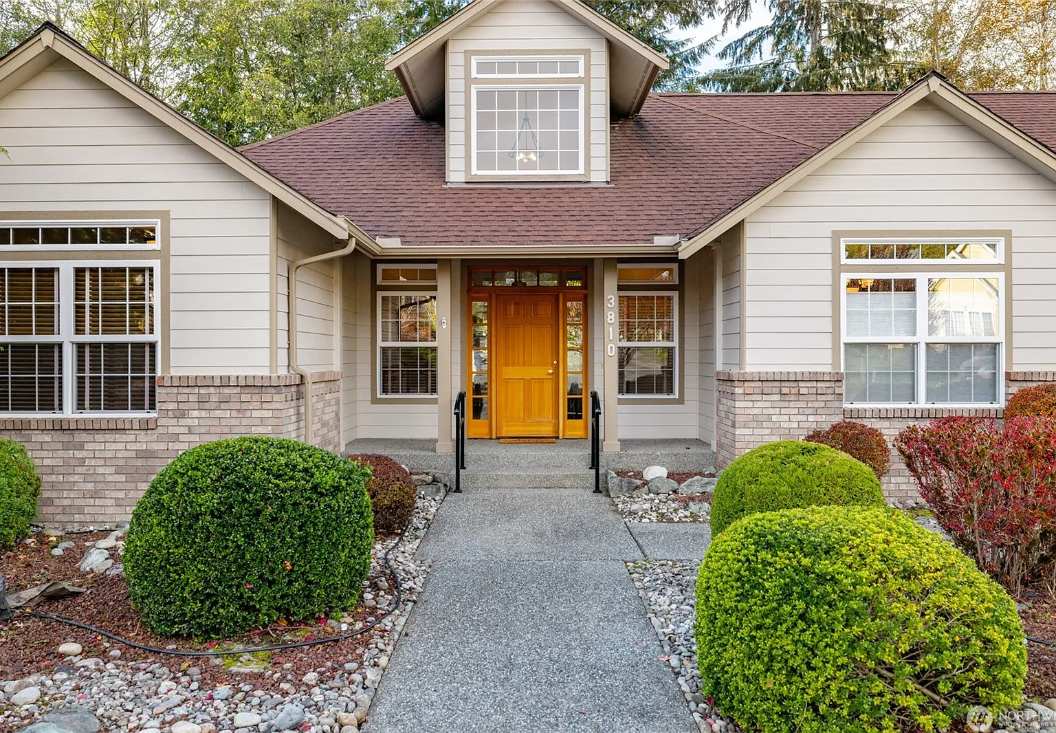 3 bed, 2.5 bath, 2074 sqft, $3,400 — Photo 4