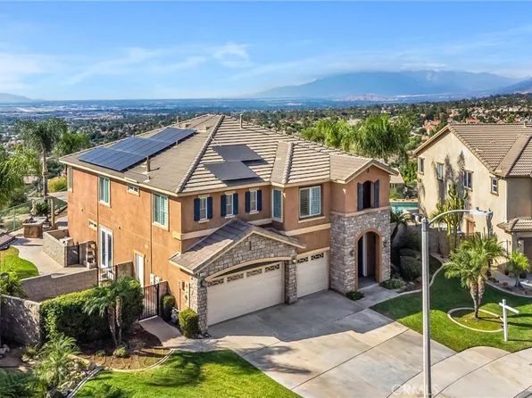 7526 Tioga Ln, Highland, CA 92346