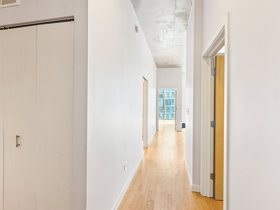 4th image of 1720 S Michigan Ave APT 503