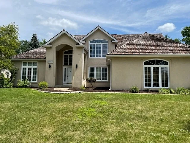 4 bed, 2.5 bath, 3203 sqft, $4,200 — Photo 1