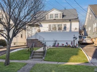17 Elston St, Bloomfield, NJ 07003