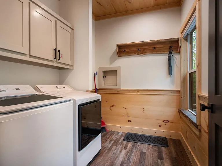 Laundry Room Cabinet