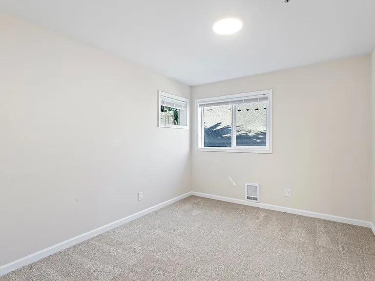 Park Place Apartments — Photo 11