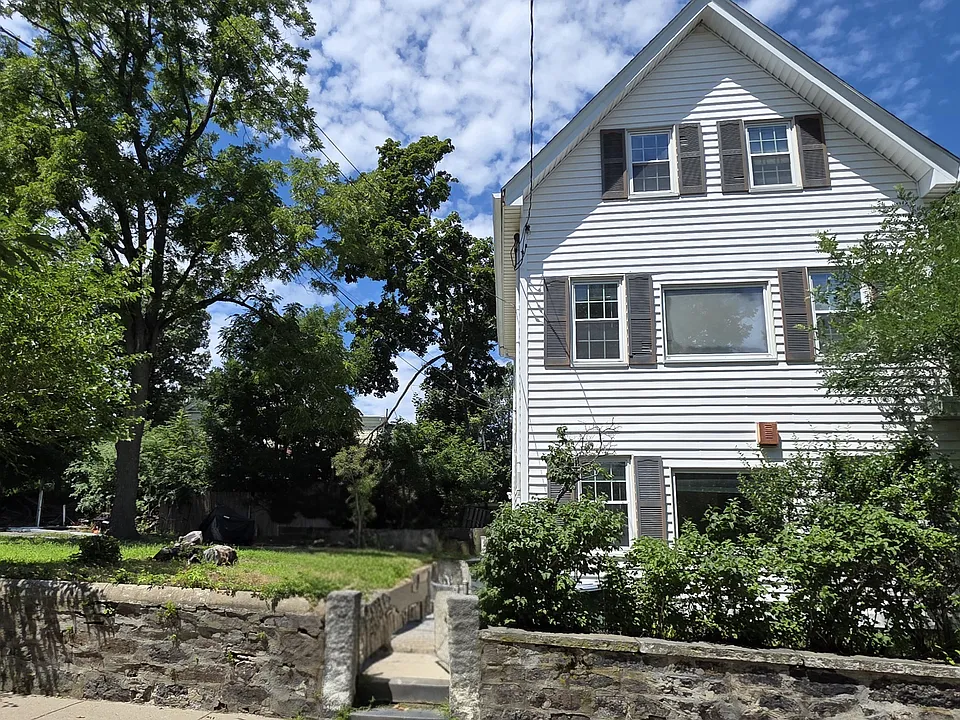 22 Juniper St #1