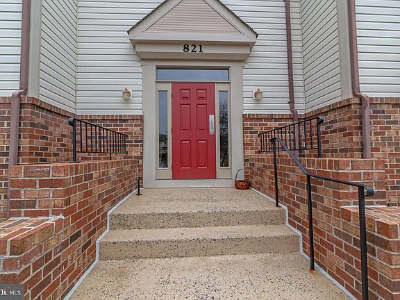 3rd image of 821 Stratford Way APT E