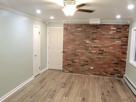 2nd image of 33 Wellington Ave #1
