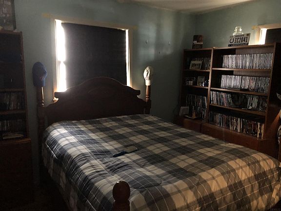 5th image of 614 N Norton St