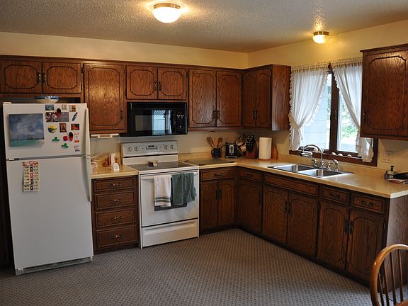 4th image of 822 E Minnesota St