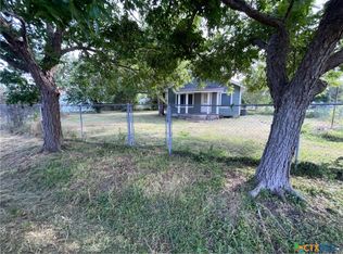401 Arinosa St, Vanderbilt, TX 77991