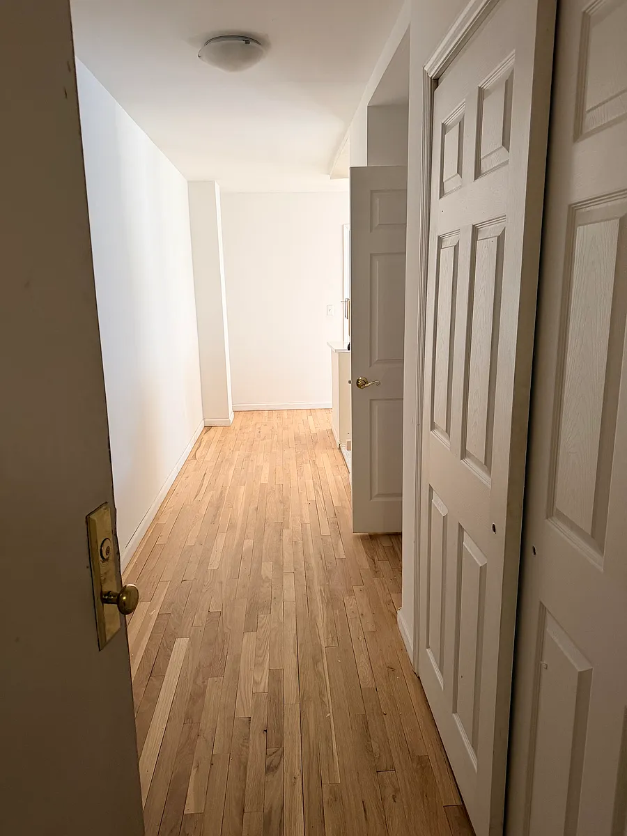 Building Photo - 10124 Queens Blvd #5D