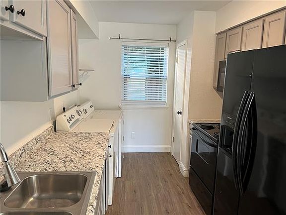 3rd image of 2105 Giuffrias Ave APT B