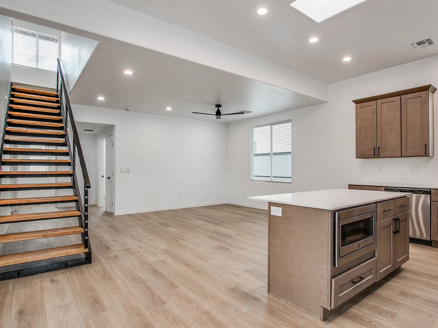 3 bed, 1529 sqft, $2,350 — Photo 4