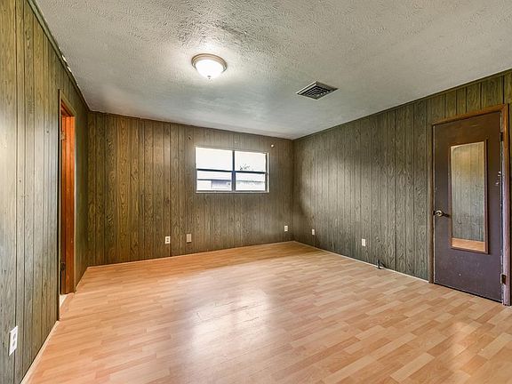 3rd image of 3751 Kildare Dr
