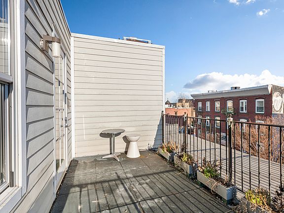 2nd image of 170 Bedford Ave APT 4