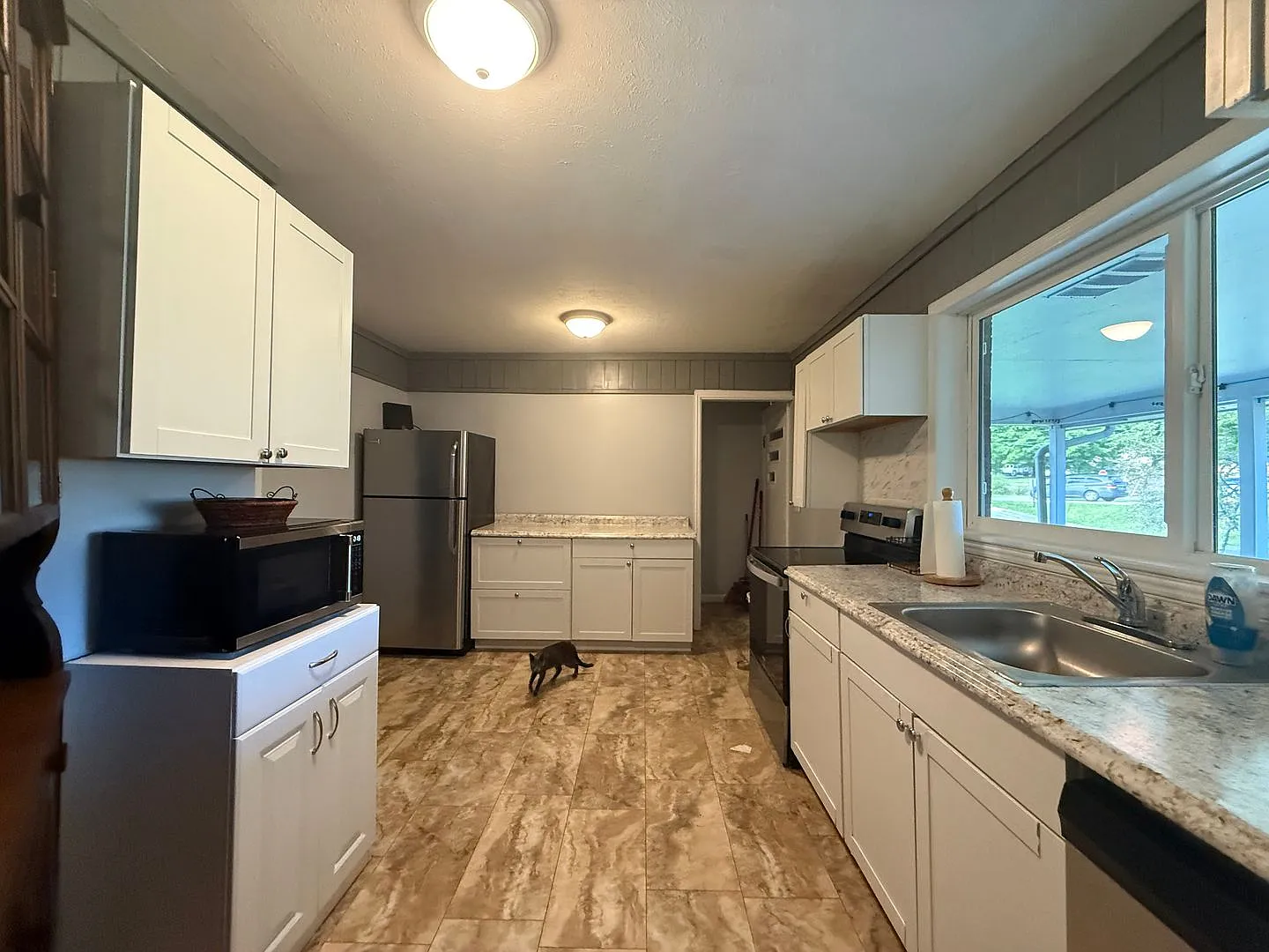 3 Bedroom 2 Bathroom Home in Greeneville, TN — Photo 4
