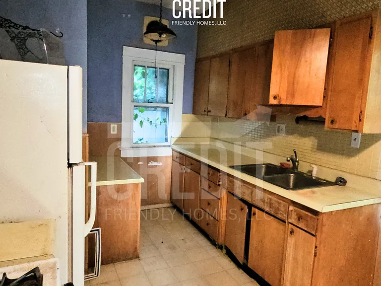 341 W Harrison Ave — Photo 4