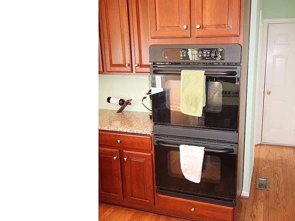 5th image of 79 Allsmeer Dr