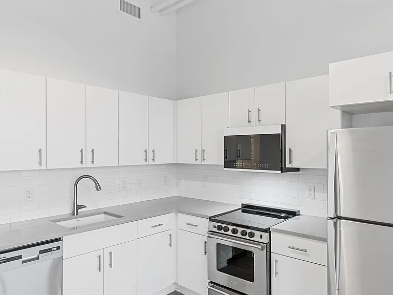 501 S Capitol Ave — Photo 2