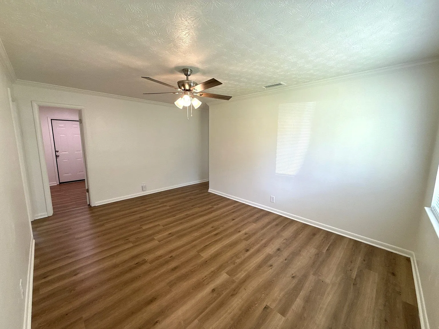 1035 Kirkland Dr — Photo 3