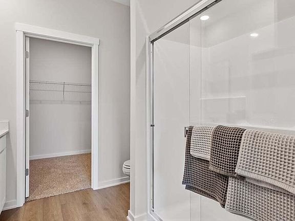 4th image of 4204 Viceroy St