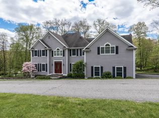 2 Darcangelo Dr, Brookfield, CT 06804