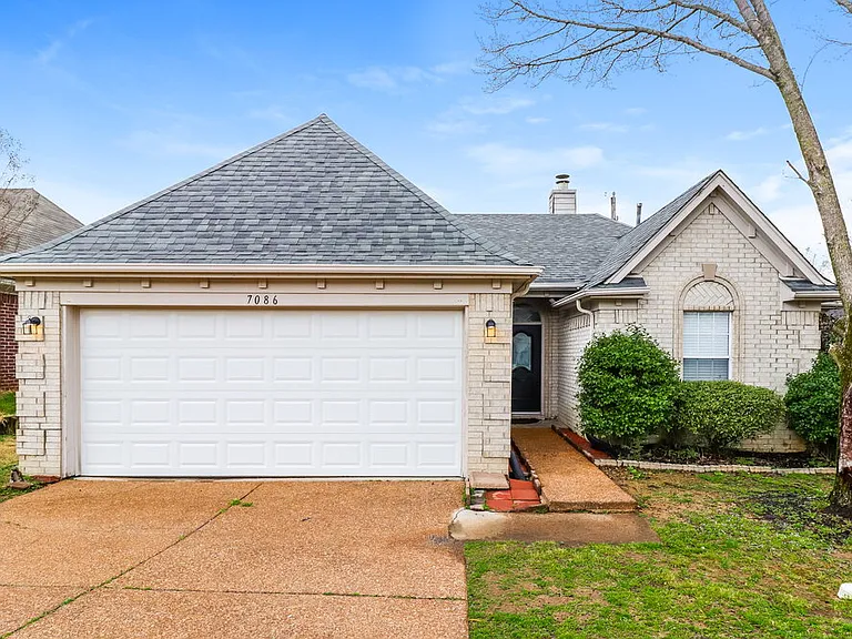7086 Lagrange Hill Dr — Photo 1