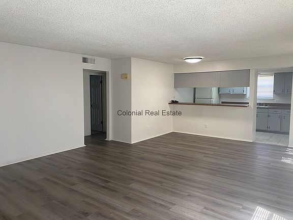 5th image of 801 Laurelwood Dr APT A