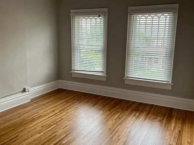 770 Linwood Ave — Photo 11