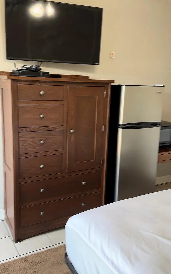 Studio, $775 — Photo 2