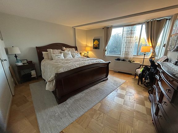 5th image of 10401 Grosvenor Pl APT 416