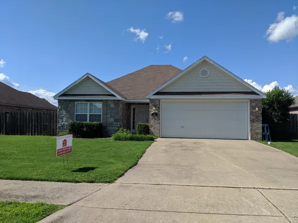 205 E Southpointe Ave, Rogers, AR 72758