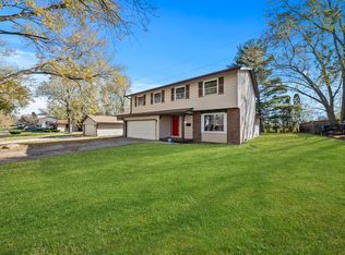 1077 Amherst Ln, University Park, IL
