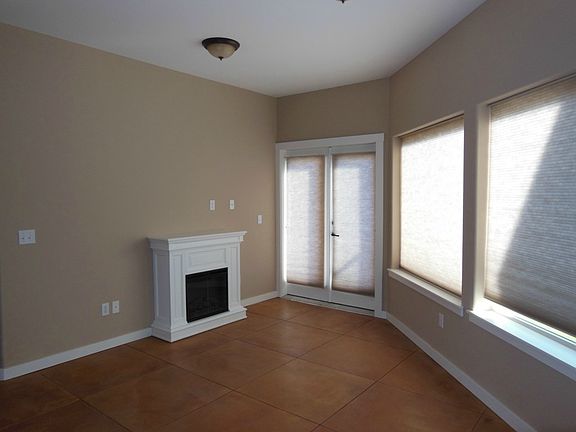 4th image of 1815 Main St APT 105