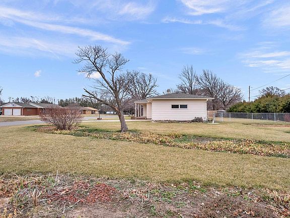 2nd image of 1 Leonard Ct
