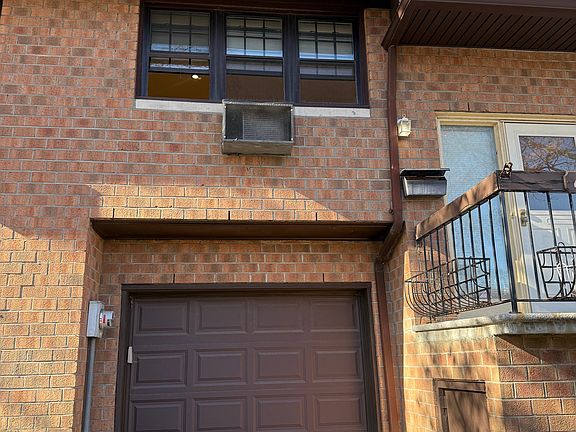 4th image of 400 121st St