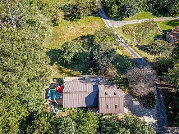 4th image of 94 Winnipeg Ln