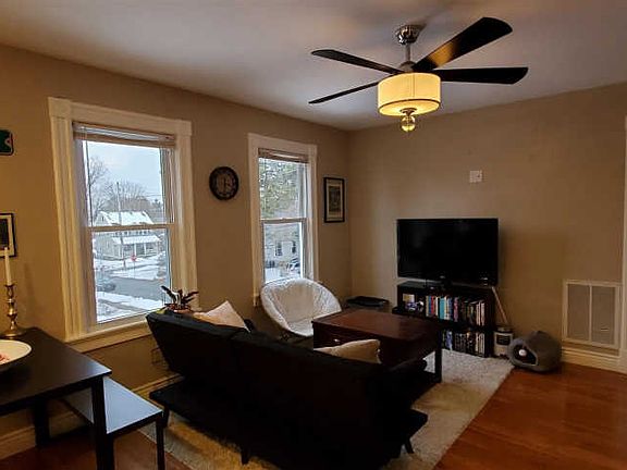 4th image of 18 Russell St #3