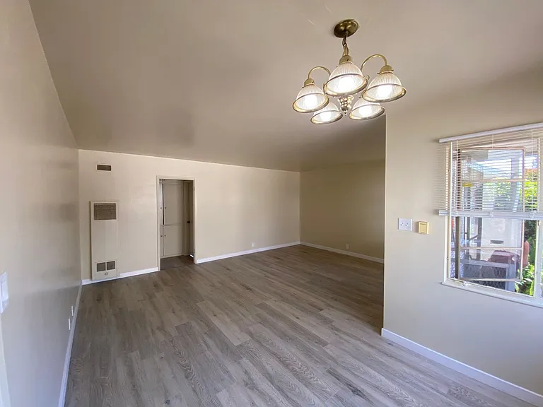 5712 N Charlotte Ave — Photo 8