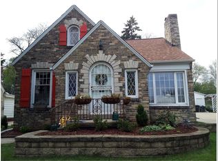 225 Glenview Ave #15, Wauwatosa, WI 53213