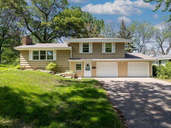 4430 W 82nd St, Bloomington, MN 55437