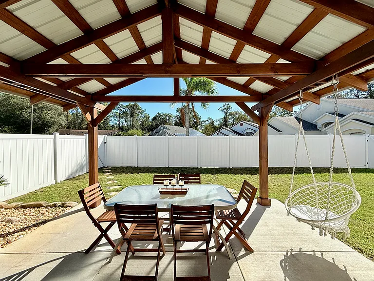 1222 Thousand Oaks Blvd — Photo 5