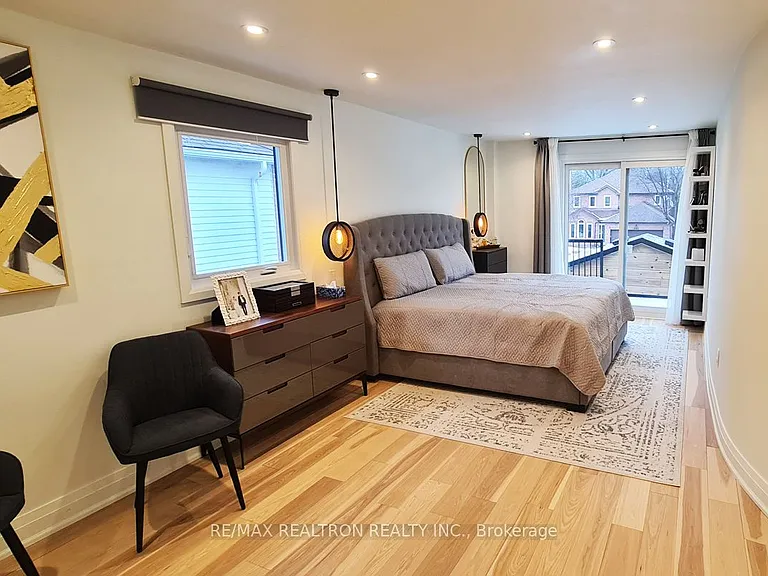 657 Cognac Cres #UPPER — Photo 23