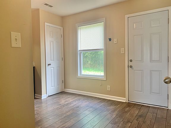 3rd image of 521 Patriot Park Ct