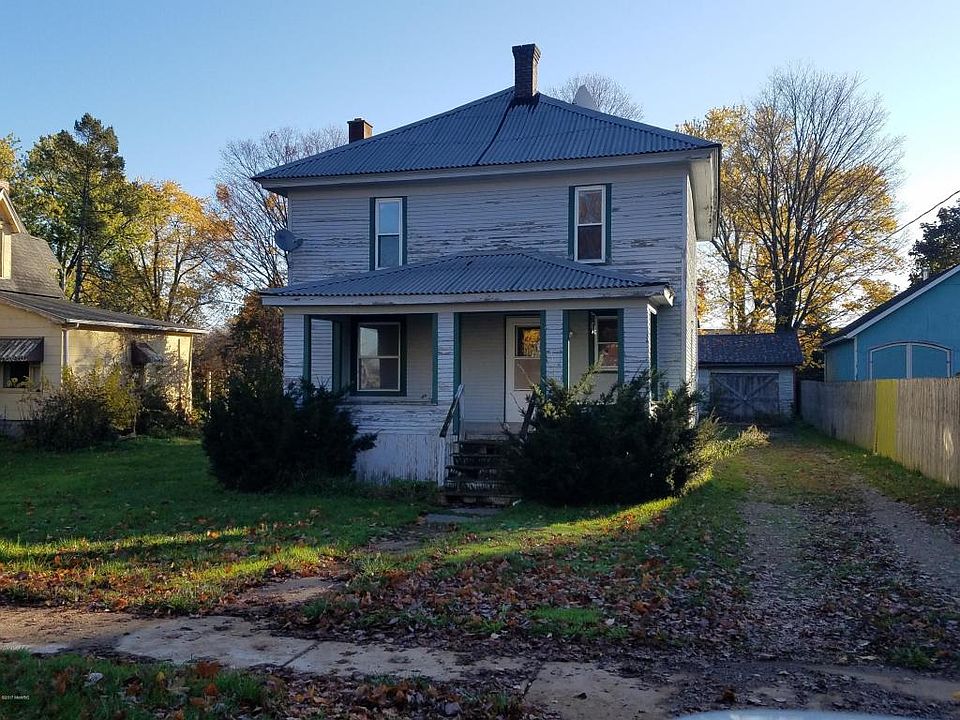 1st image of 275 S Main St