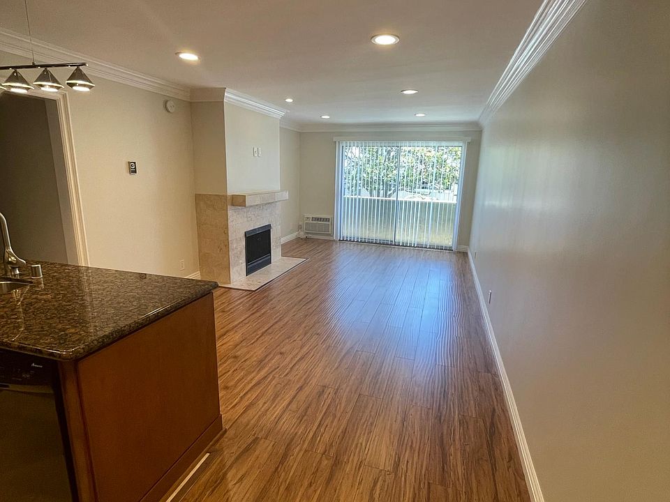 1st image of 2414 S Barrington Ave #108